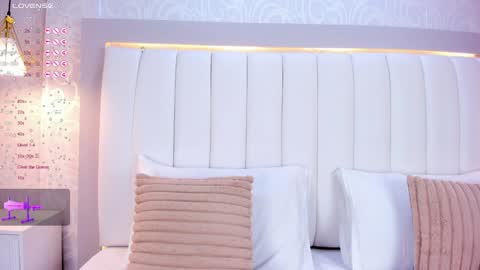 A F R O D I T A  online show from December 2024 12:00:02 PM