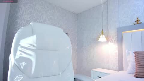 A F R O D I T A  online show from October 2025 12:06:01 PM