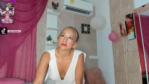 Agatadelphine online show from January 2025 03:20:01 PM