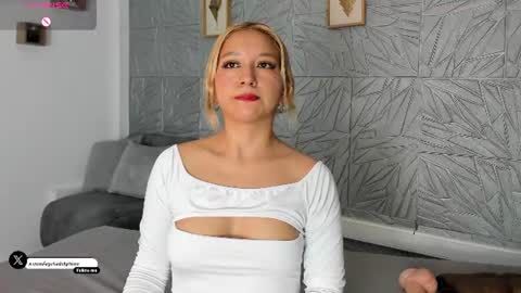 Agatadelphine online show from July 2026 01:17:01 PM