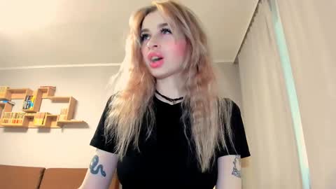 Snapshot of agatahowak chatting on June 2026 03:40:01 PM Arina online show from June 2026 03:40:01 PM