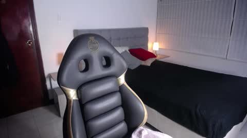 Agatha Bellucci  online show from October 2025 04:31:02 PM