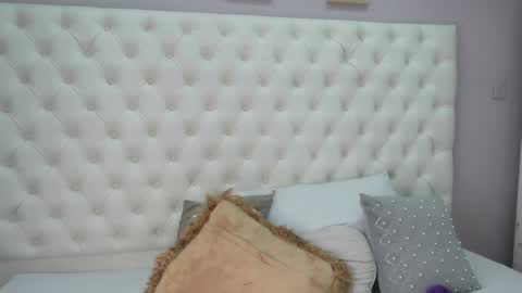 agatha_collinz online show from January 2025 06:18:01 PM