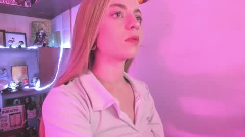 Camila     2 online show from January 2025 10:23:01 PM