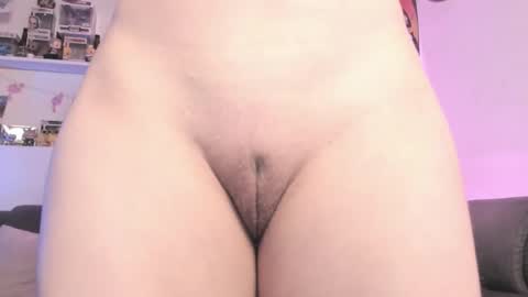 Camila     2 online show from December 2025 11:33:02 PM