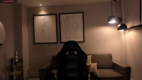 Agatha online show from February 2025 11:04:02 PM