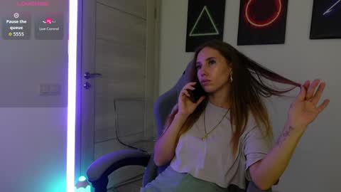 Agelina Lilly Laura online show from September 2025 01:33:02 PM