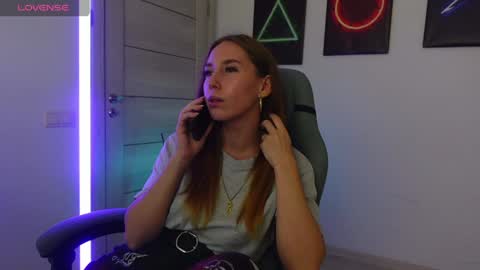 Agelina Lilly Laura online show from September 2025 01:55:01 PM