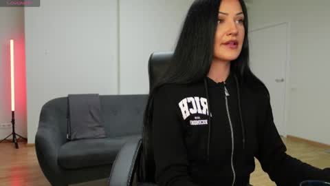 Agelina Lilly Laura online show from April 2026 07:09:02 PM