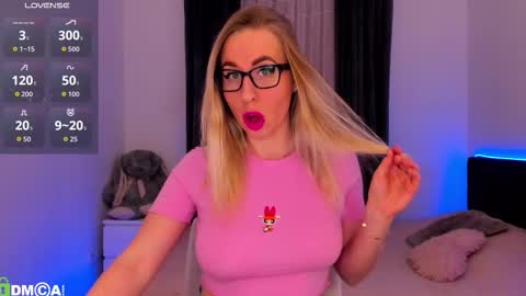 Snapshot of agent_polly chatting on February 2026 03:38:02 PM Polly online show from February 2026 03:38:02 PM