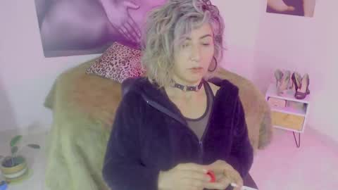 Snapshot of agnes_blackmore chatting on December 2024 10:45:02 AM Lily online show from December 2024 10:45:02 AM