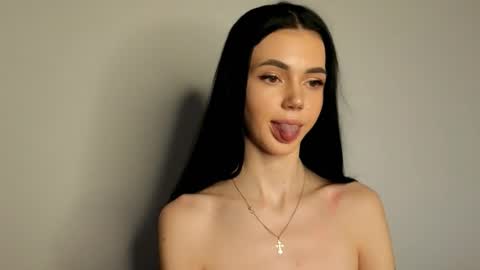 agness_leas online show from March 2026 05:05:02 PM