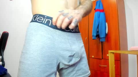 Agustin online show from December 2024 05:51:01 PM