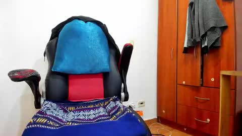 Agustin online show from September 2025 06:29:02 PM