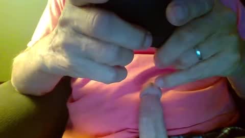 aguynrkfrd online show from December 2024 10:32:01 AM