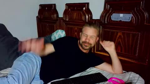 Blue Eyed Handsome Man online show from February 2026 08:16:01 PM