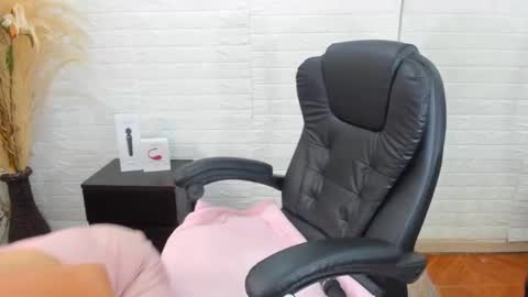 Ahisha online show from February 2025 03:43:01 PM