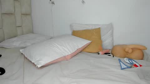 karoline  online show from December 2024 10:51:01 PM