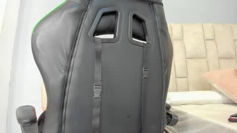 karoline  online show from January 2025 04:48:02 PM