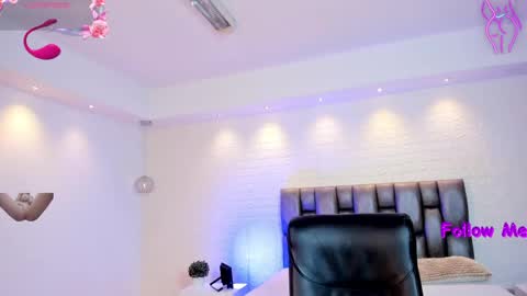 aidajoness online show from April 2026 12:31:01 PM