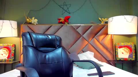 Snapshot of aiden_royce chatting on December 2025 05:05:01 AM aiden_royce online show from December 2025 05:05:01 AM