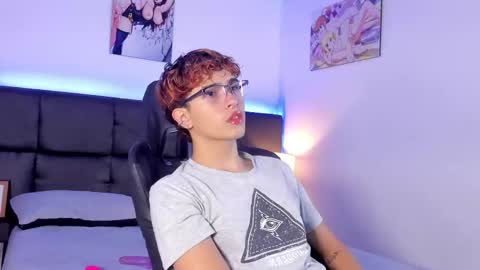 Aiden  online show from October 2025 12:57:02 PM