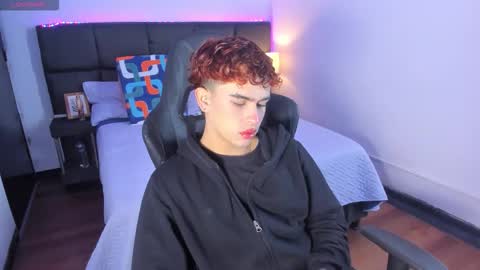 Aiden  online show from November 2025 12:31:02 PM