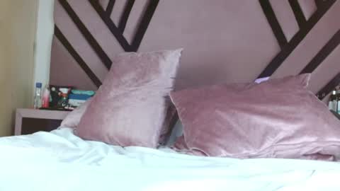 aiilynsmiith online show from May 2026 03:36:02 AM
