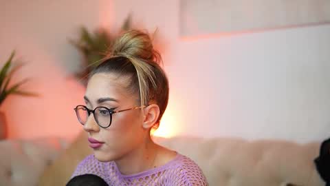  Aileen  online show from November 2025 08:30:02 PM