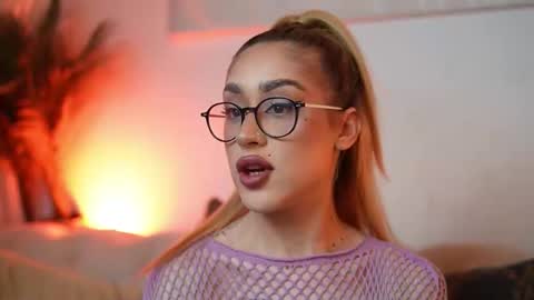  Aileen  online show from February 2026 10:38:01 PM