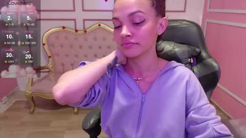 Snapshot of ailen_t chatting on December 2024 07:29:02 AM Ailen online show from December 2024 07:29:02 AM