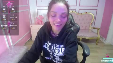 Snapshot of ailen_t chatting on December 2024 04:42:02 AM Ailen online show from December 2024 04:42:02 AM
