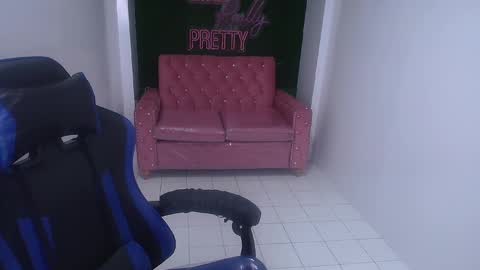 Snapshot of ailen_t chatting on December 2024 09:09:02 PM Ailen online show from December 2024 09:09:02 PM