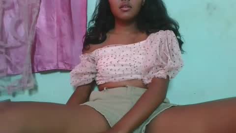 aimeamour online show from February 2025 01:41:02 PM