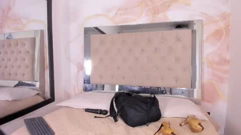 Snapshot of ainaah_ chatting on February 2026 11:09:02 AM Ainaah online show from February 2026 11:09:02 AM