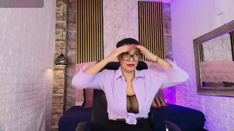 Snapshot of aisha__cambell chatting on May 2026 10:44:01 AM aisha__cambell online show from May 2026 10:44:01 AM