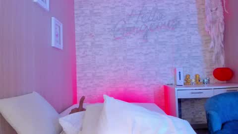 Aisha online show from February 2025 02:29:02 AM