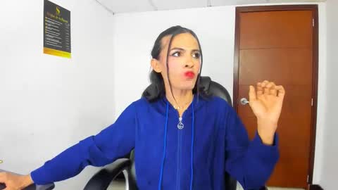 Aisha online show from December 2025 05:20:02 PM