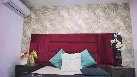 Aisha  online show from November 2025 01:10:01 PM