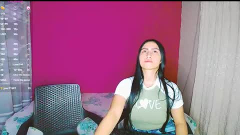 aisha_stacey0410 online show from February 2025 07:02:01 AM