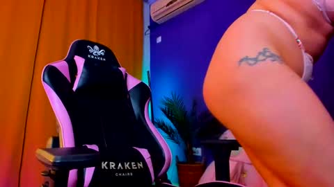 Lora online show from February 2025 04:50:02 PM