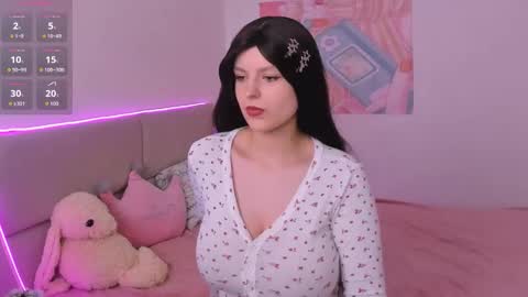 Aisha online show from November 2025 03:12:02 AM