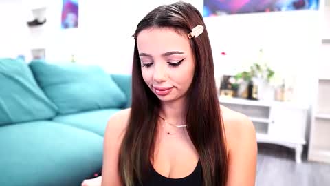 Aisha online show from November 2025 10:26:01 AM