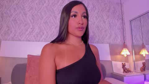 Aisha online show from December 2025 07:54:02 PM