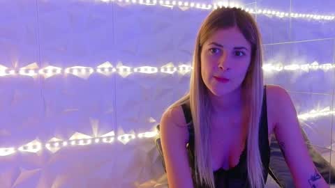 Aisha online show from September 2025 04:59:02 AM