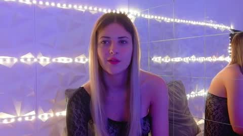 Aisha online show from October 2025 05:19:02 AM