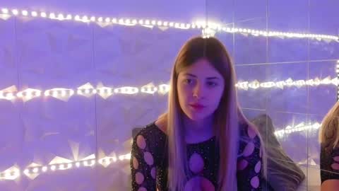 Aisha online show from November 2025 06:14:02 AM