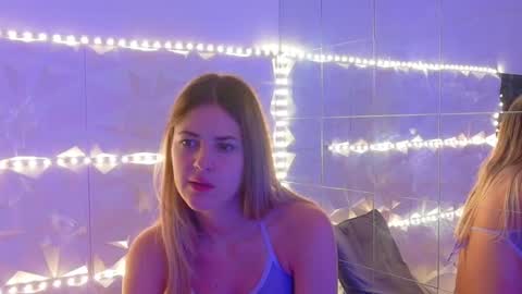 Aisha online show from November 2025 06:01:02 AM