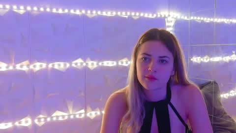 Aisha online show from November 2025 06:13:02 AM