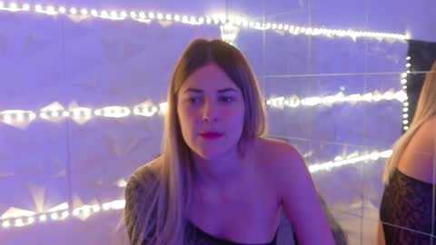 Aisha online show from November 2025 06:25:02 AM